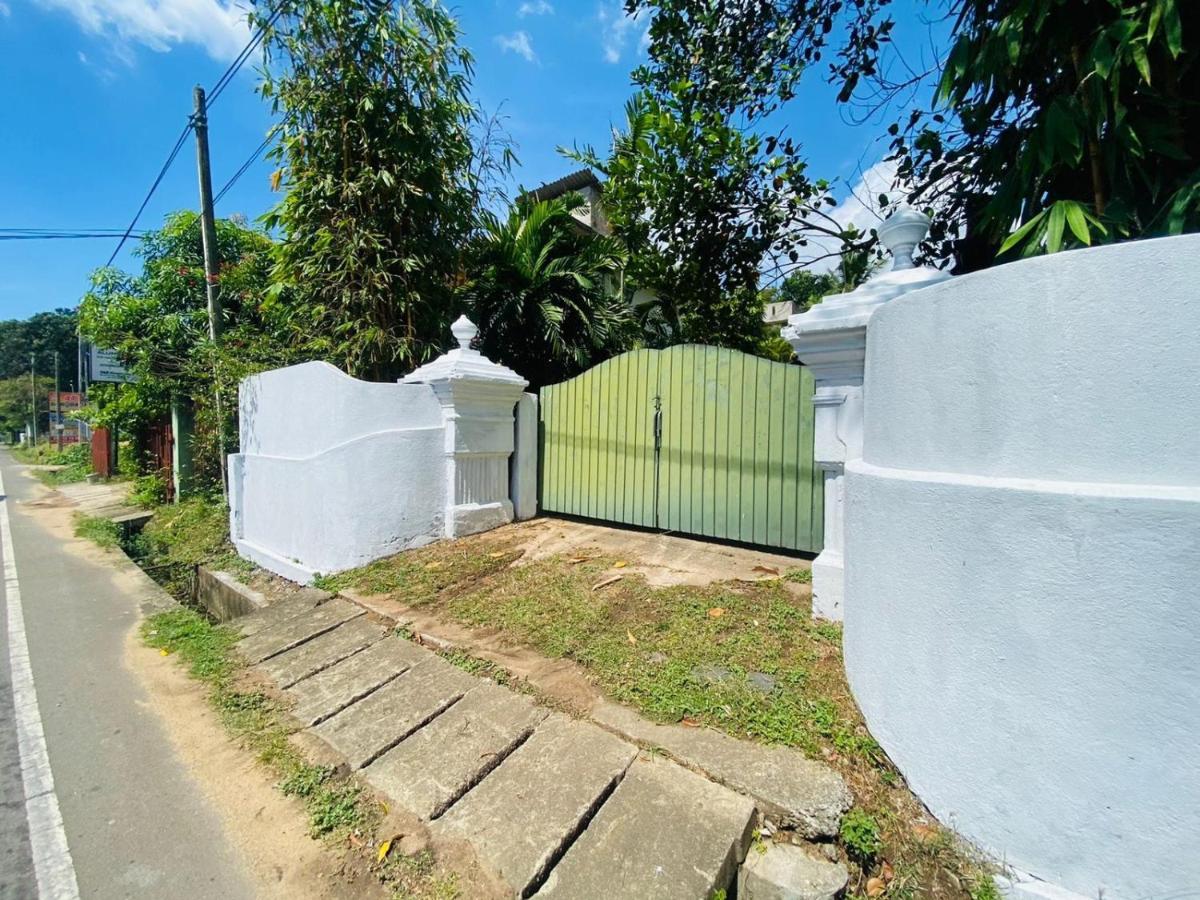 Colonial Bungalow Tangalle Exterior foto